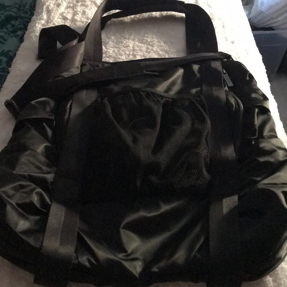 Zella tire bag w/ shoulder strap